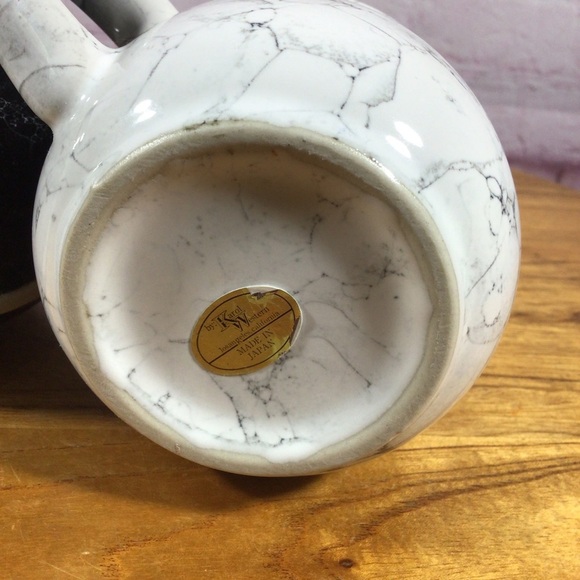 California Black and White Marble Look Embossed Ceramic Mugs - Set of 2 - Picture 9 of 9